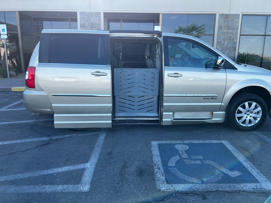 Used 2012 Chrysler Town and Country Touring-L - El Dorado  Entry  Ramp