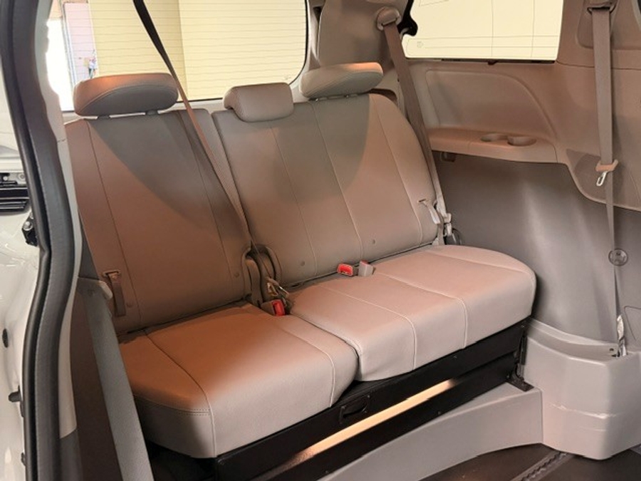 Used 2020 Toyota Sienna XLE - BraunAbility Side Entry Fold Out Automatic Ramp