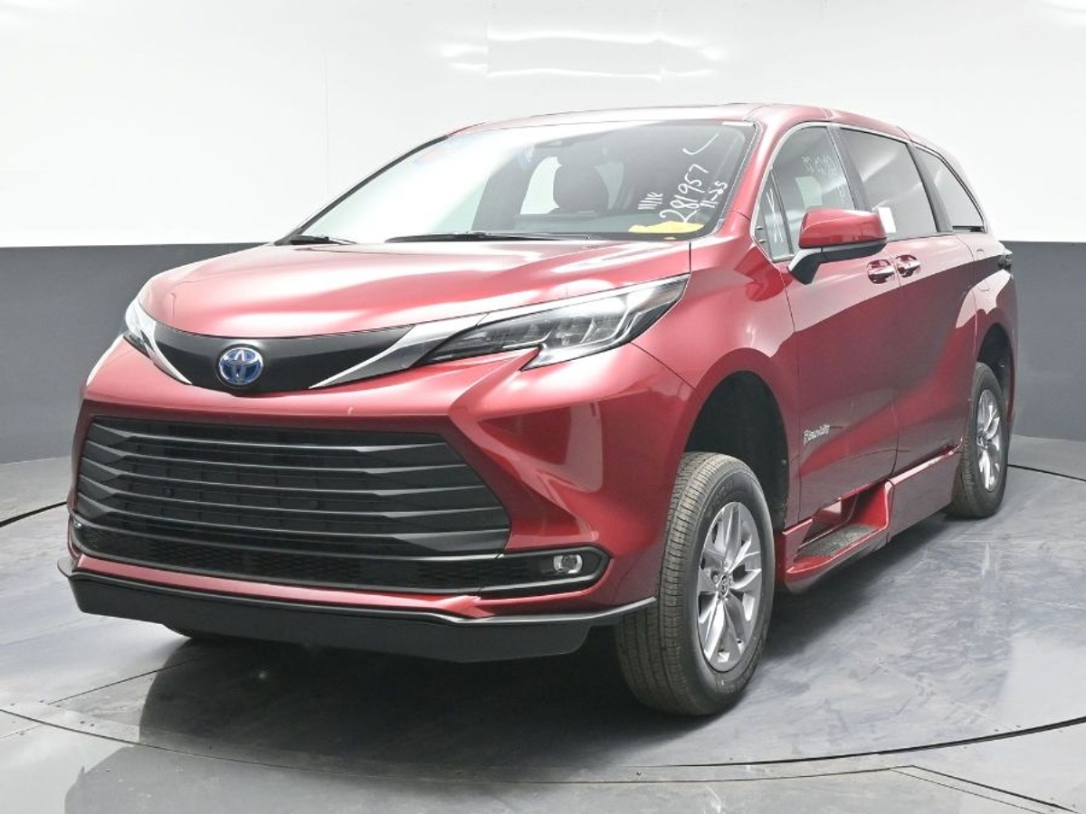 2025 TOYOTA SIENNA - Image 13