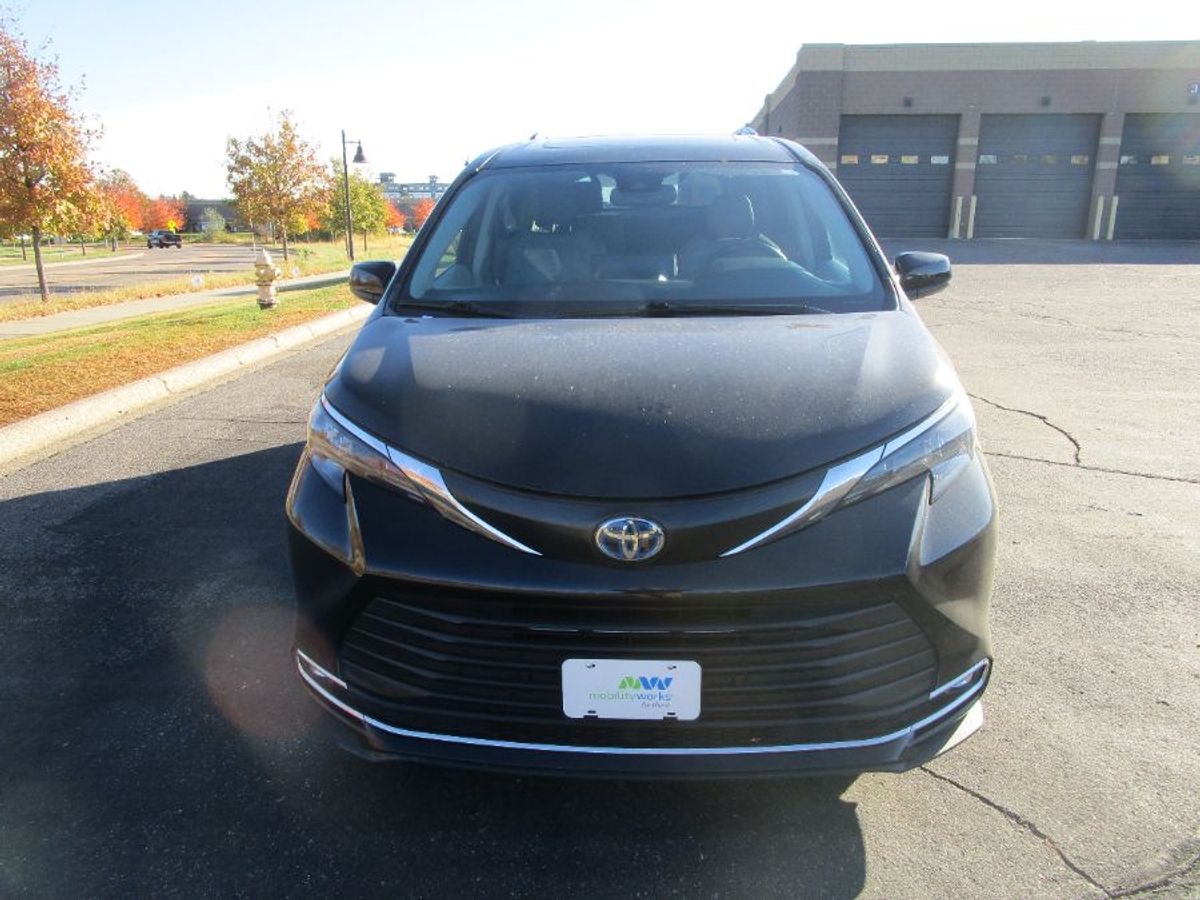 2024 TOYOTA SIENNA - Image 7