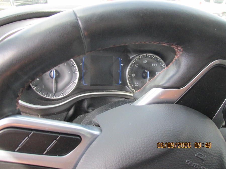 Black Chrysler Pacifica image number 10