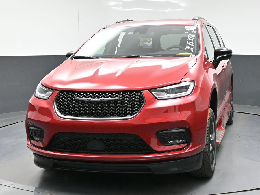 New 2026 Chrysler Pacifica Select Sport - BraunAbility Side Entry Fold Out Automatic Ramp