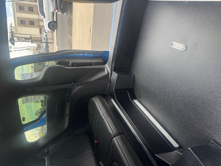 Blue Chrysler Pacifica image number 11