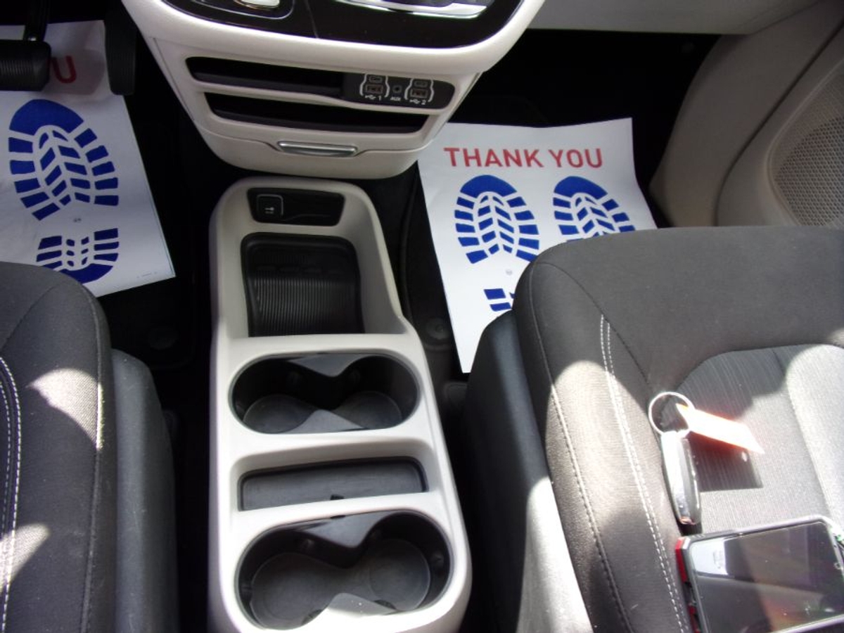 2024 CHRYSLER VOYAGER - Image 12