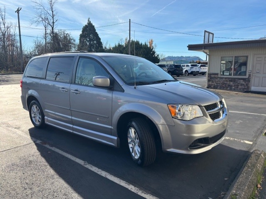 2016 Dodge Grand Caravan SXT's photo