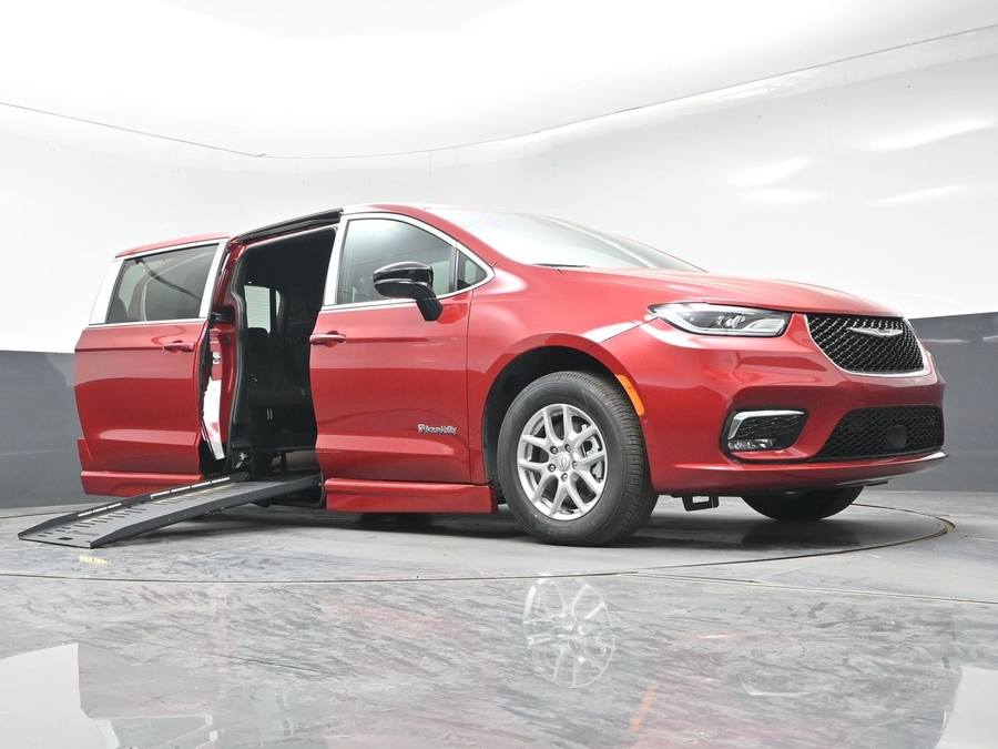 Número de imagen rojo Chrysler Pacifica 15