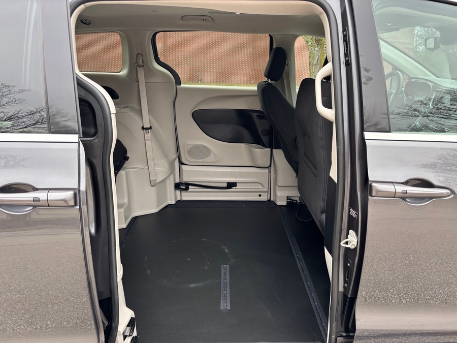 Used 2022 Chrysler Voyager LX - BraunAbility Side Entry Entry Fold Out Automatic Ramp