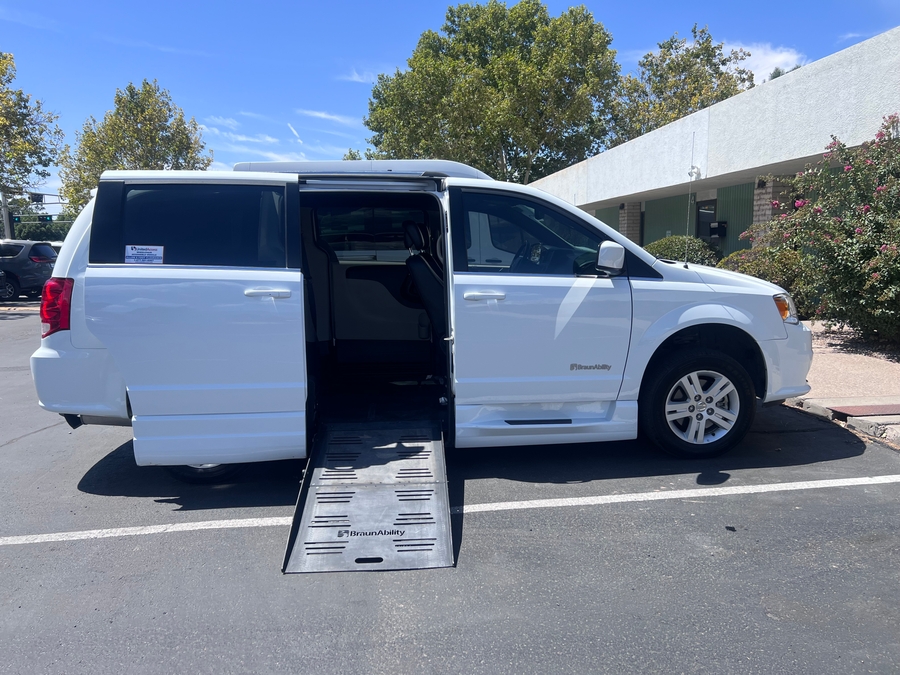 Used 2019 Dodge Grand Caravan SXT - BraunAbility Side Entry Fold Out Automatic Ramp