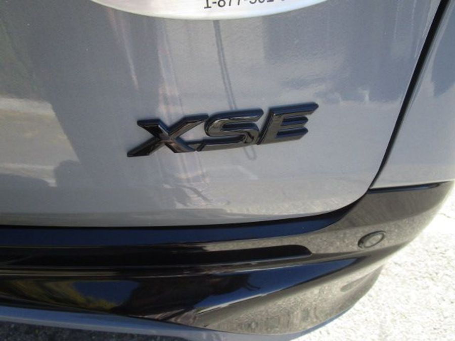 New 2025 Toyota Sienna Hybrid XSE Sport - VMI Side Entry Entry In Floor Automatic Ramp