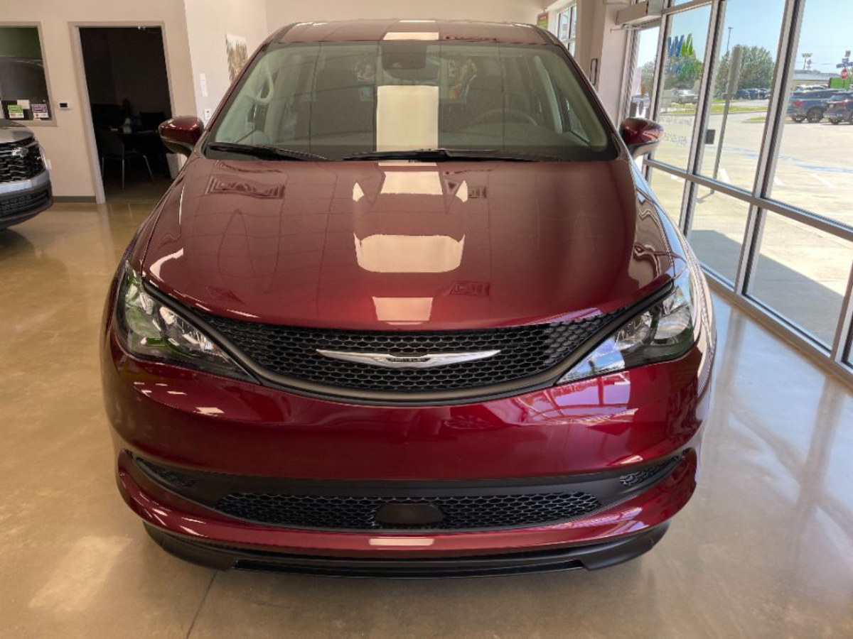 2023 CHRYSLER VOYAGER - Image 4