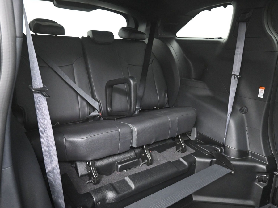 Midnight Black Metallic Toyota Sienna image number 7