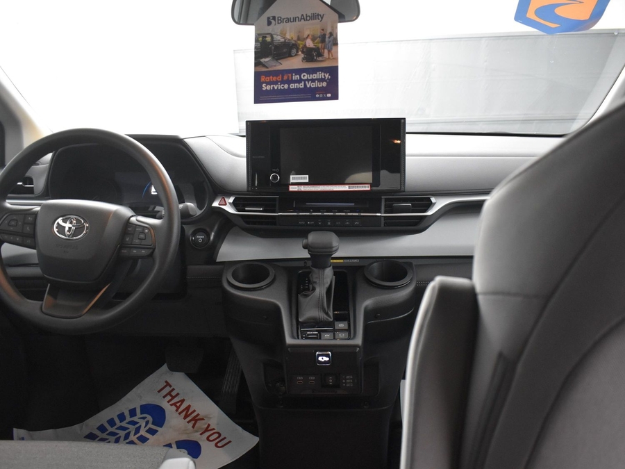 New 2025 Toyota Sienna Hybrid LE - BraunAbility Side Entry Entry Fold Out Automatic Ramp
