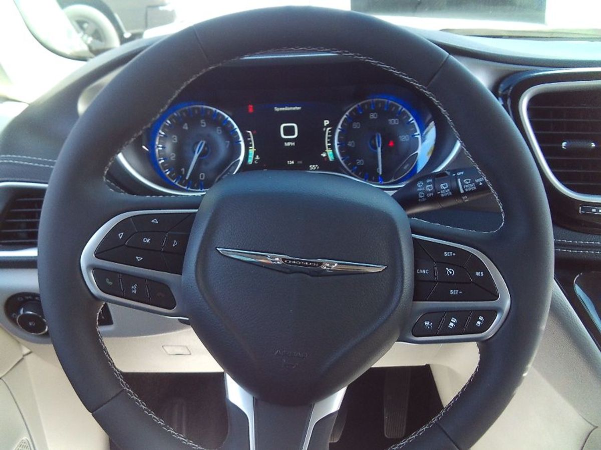 2024 CHRYSLER PACIFICA - Image 12