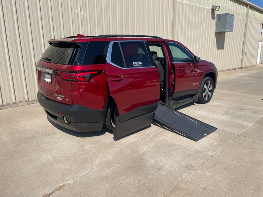 Used 2023 Chevrolet Traverse 3LT - BraunAbility Side Entry In Floor Automatic Ramp