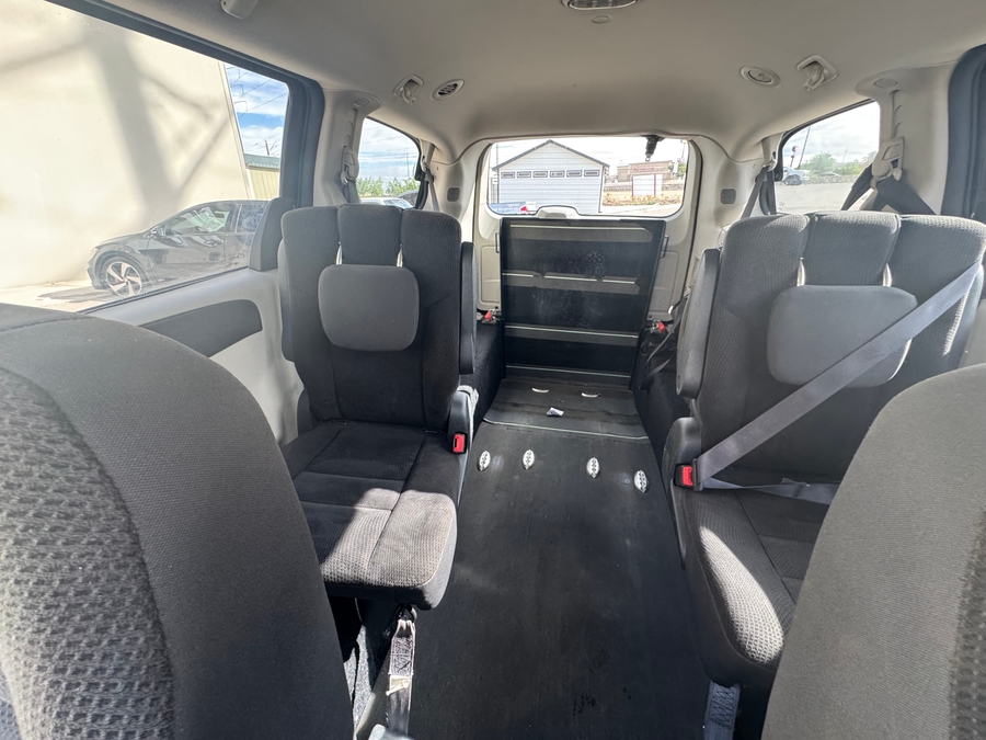 Used 2019 Dodge Grand Caravan SE - OTH Rear Entry Entry Fold Out Manual Ramp