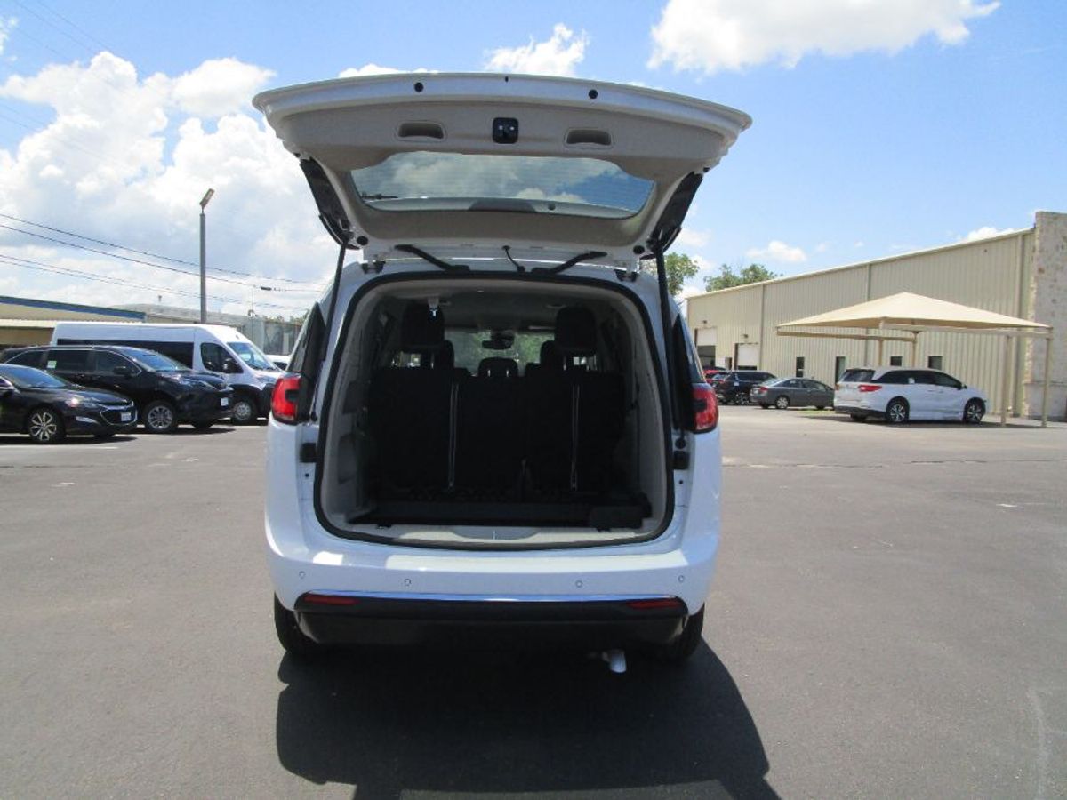 2023 CHRYSLER PACIFICA - Image 23