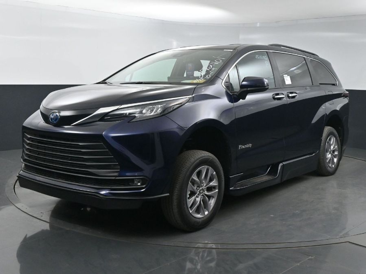 2025 TOYOTA SIENNA - Image 3