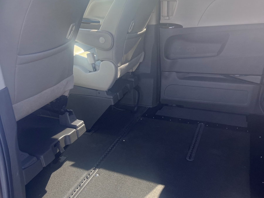 Used 2020 Toyota Sienna XLE Base - VMI Side Entry Entry In Floor Automatic Ramp