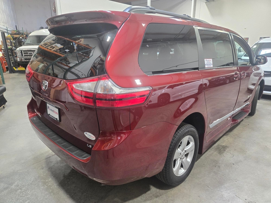 Used 2017 Toyota Sienna LE - BraunAbility Side Entry Fold Out Automatic Ramp