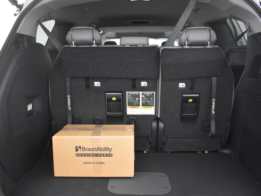 New 2025 Toyota Sienna Hybrid XLE Plus - BraunAbility Side Entry Entry Fold Out Automatic Ramp