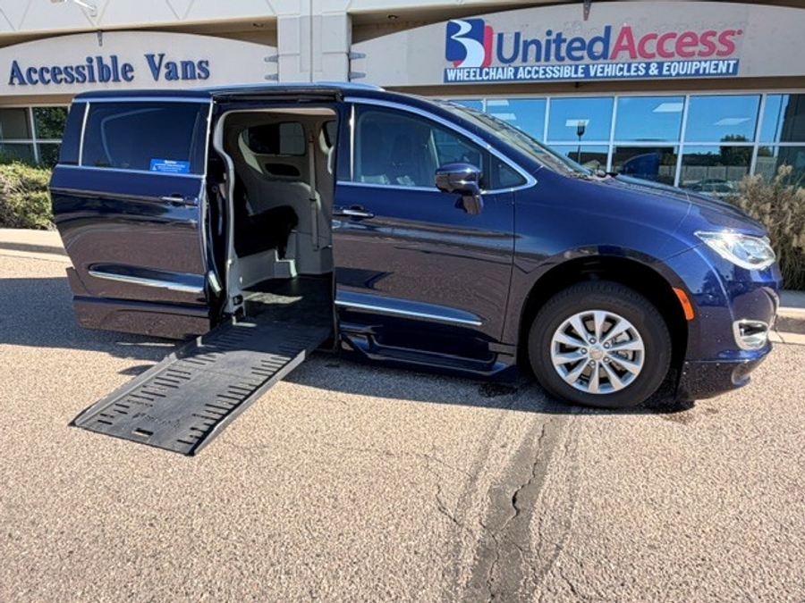 Used 2018 Chrysler Pacifica Touring L Plus - BraunAbility Side Entry Entry Fold Out Automatic Ramp