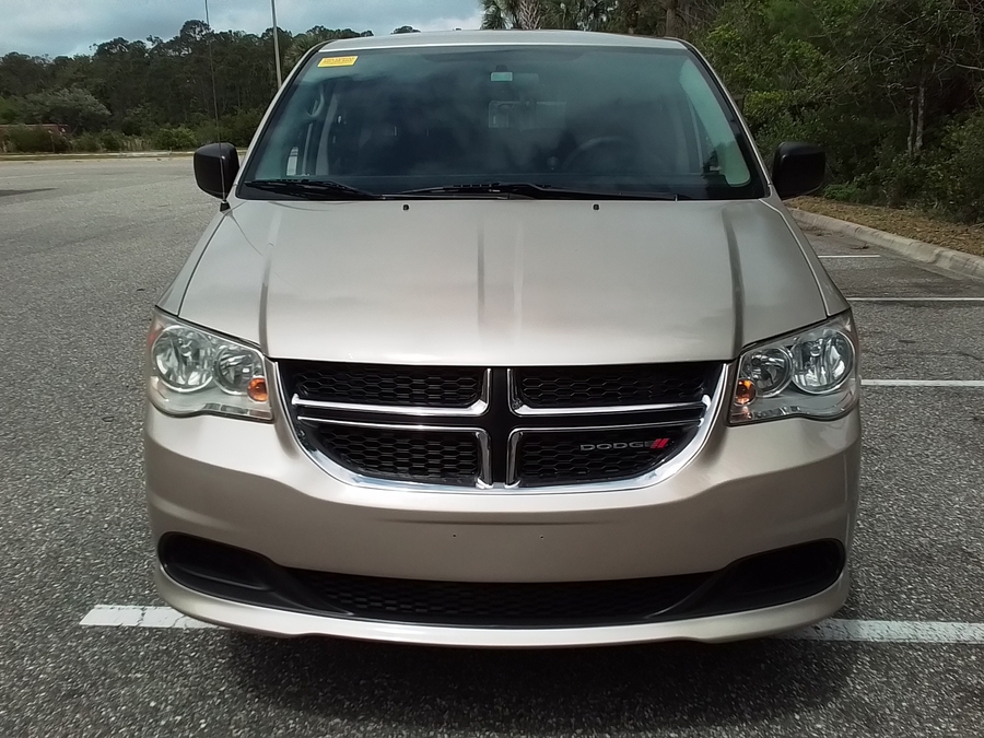 Brown Dodge Grand Caravan image number 7