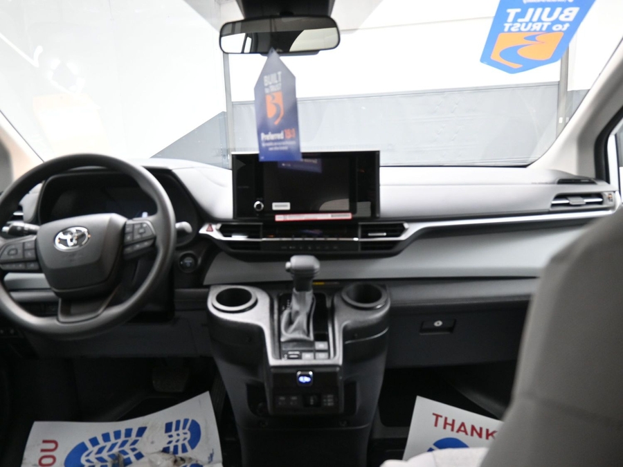 New 2025 Toyota Sienna Hybrid LE - BraunAbility Side Entry Entry Fold Out Automatic Ramp