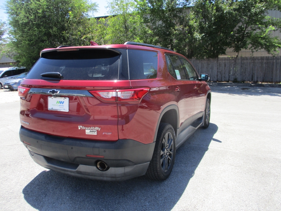 Red Chevrolet Traverse image number 10