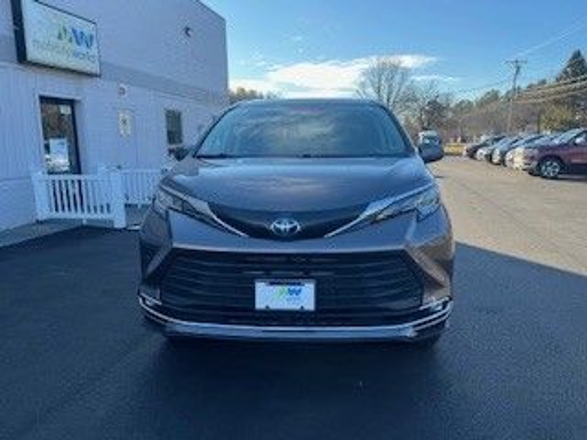 2022 TOYOTA SIENNA - Image 5