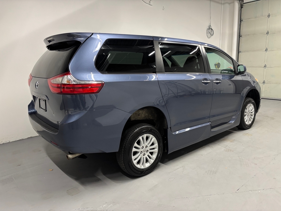 Used 2015 Toyota Sienna XLE - VMI Side Entry In Floor Automatic Ramp
