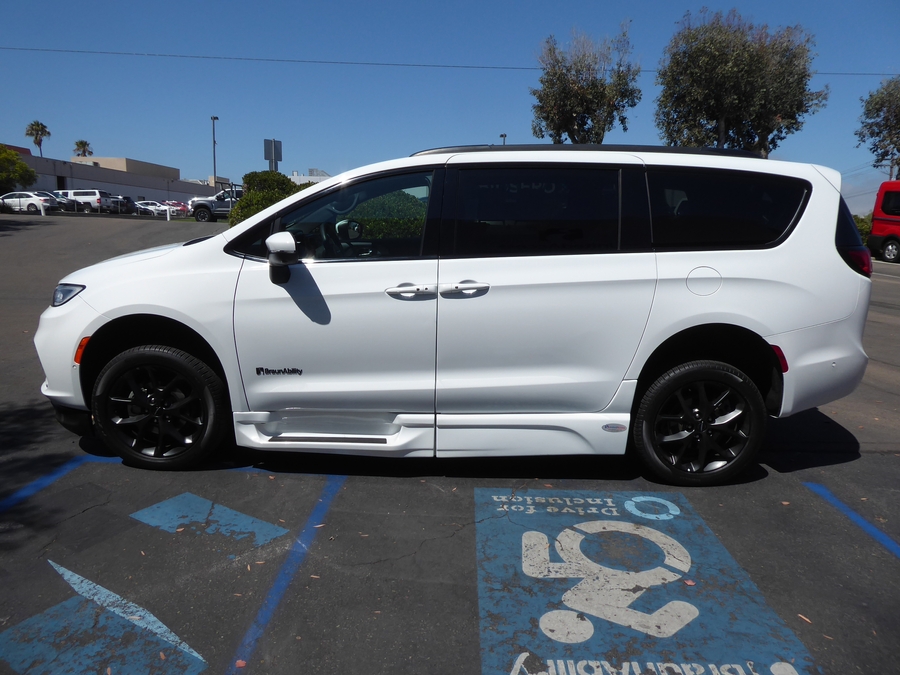 Used 2023 Chrysler Pacifica Touring L - BraunAbility Side Entry Fold Out Automatic Ramp
