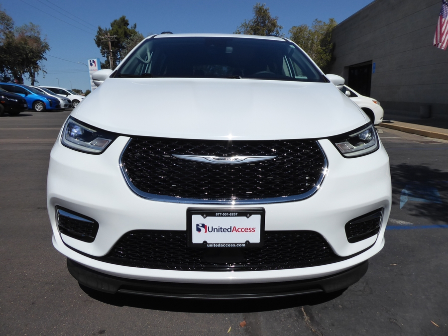 Used 2022 Chrysler Pacifica Touring L - BraunAbility Side Entry Fold Out Automatic Ramp