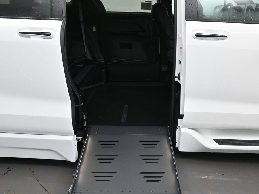 New 2026 Toyota Sienna Hybrid XSE Sport - BraunAbility Side Entry Entry Fold Out Automatic Ramp