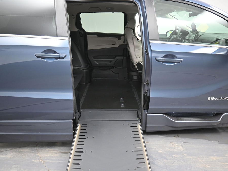 New 2026 Honda Odyssey EX-L - BraunAbility Side Entry Entry In Floor Automatic Ramp