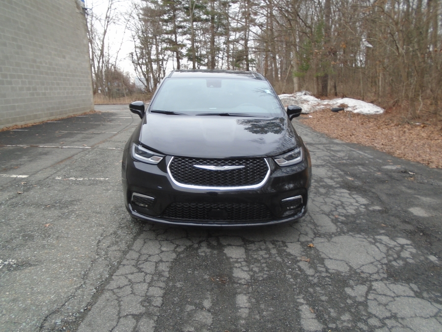 Black Chrysler Pacifica image number 9