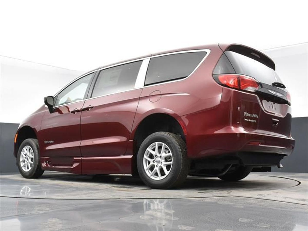 2023 CHRYSLER VOYAGER - Image 24