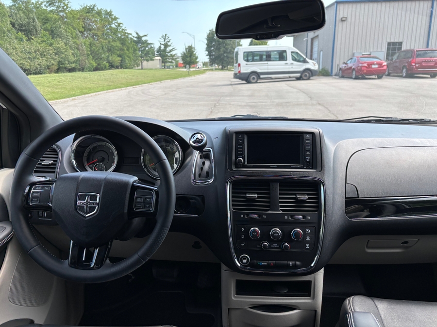 Used 2017 Dodge Grand Caravan SXT - BraunAbility Side Entry Fold Out Automatic Ramp