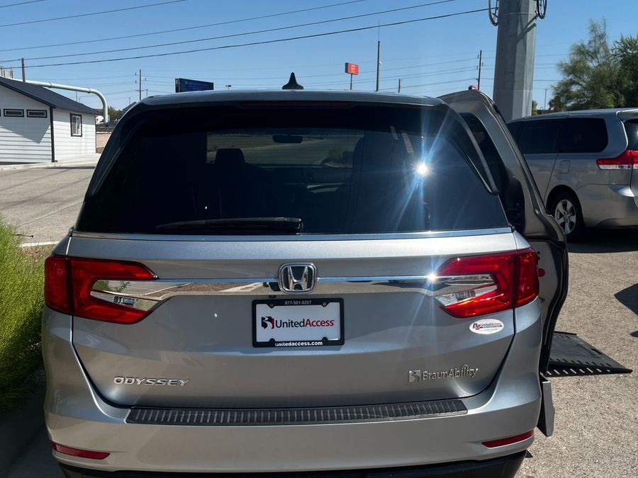 Used 2019 Honda Odyssey EX-L - BraunAbility Side Entry Entry In Floor Automatic Ramp