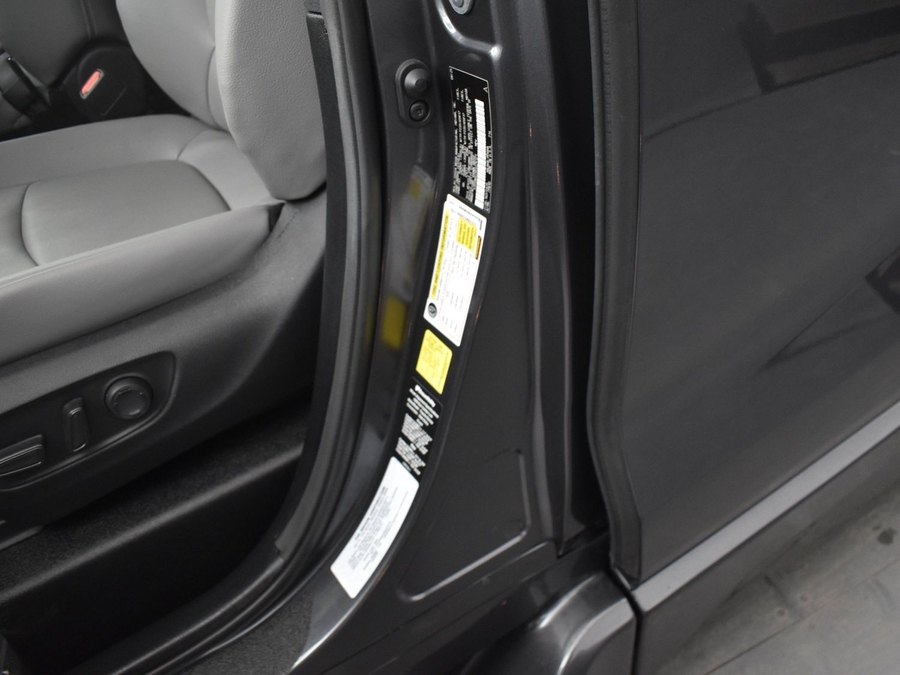 New 2025 Toyota Sienna Hybrid XLE Base - BraunAbility Side Entry Entry Fold Out Automatic Ramp