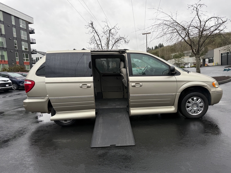 Used 2005 Chrysler Town and Country Limited - VMI Side Entry Entry In Floor Automatic Ramp