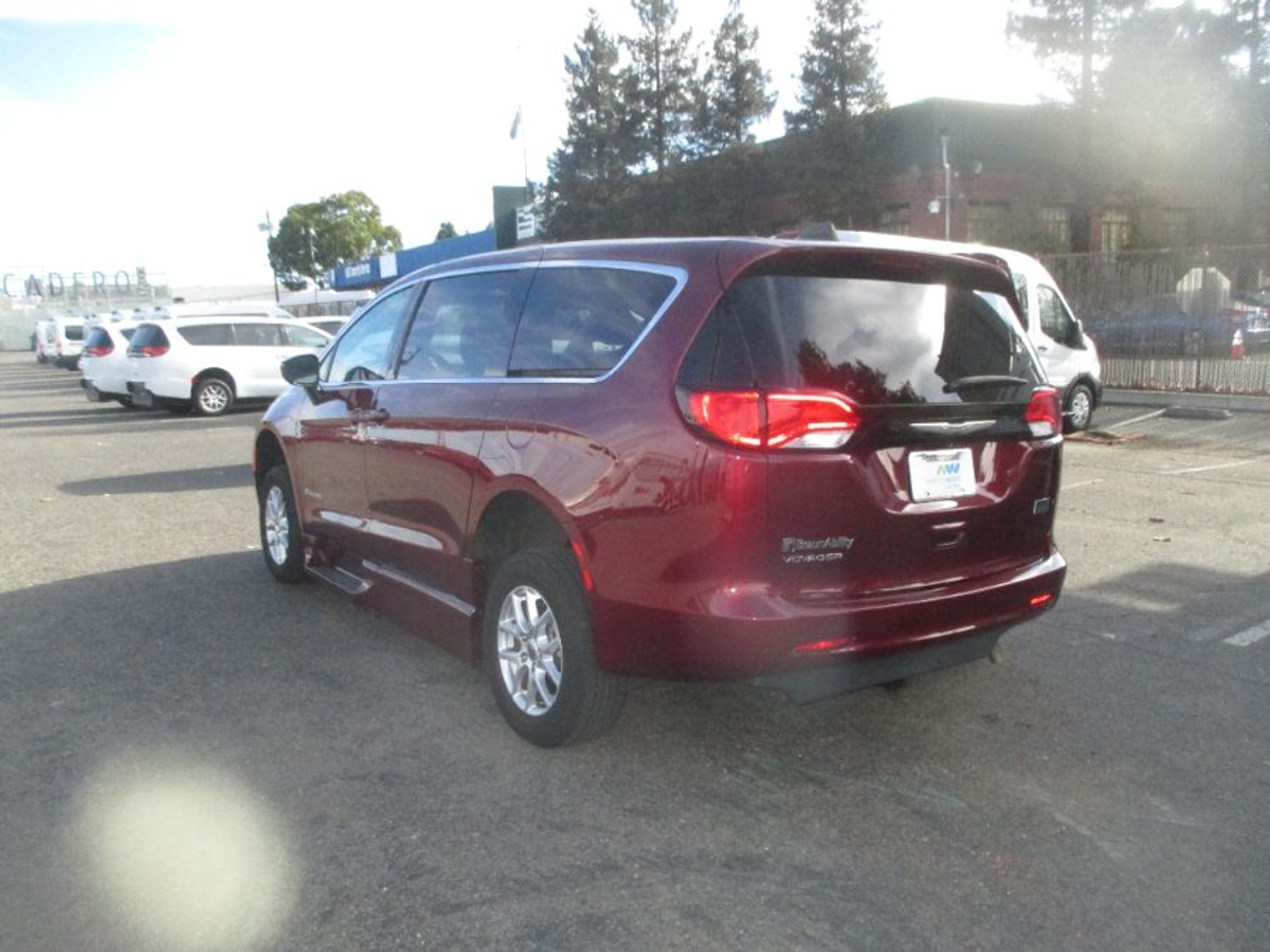 2022 CHRYSLER VOYAGER - Image 3