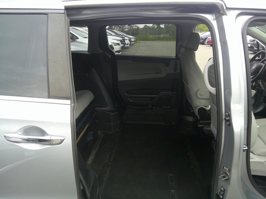 2019 Honda Odyssey EX-L - Photo 2