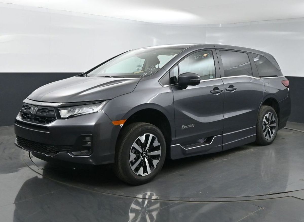 Grey Honda Odyssey image number 3