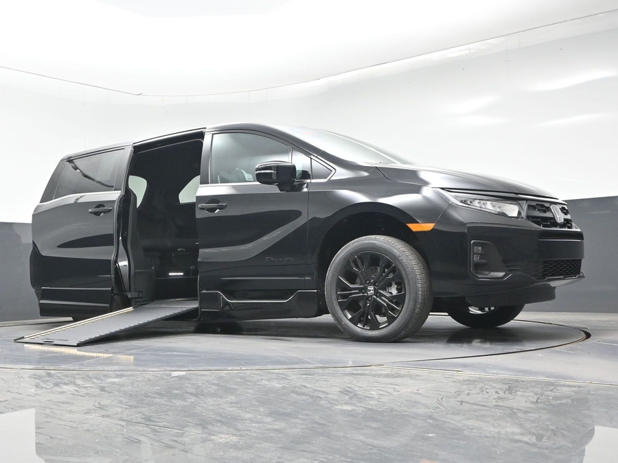 New 2026 Honda Odyssey Sport - BraunAbility Side Entry Entry In Floor Automatic Ramp