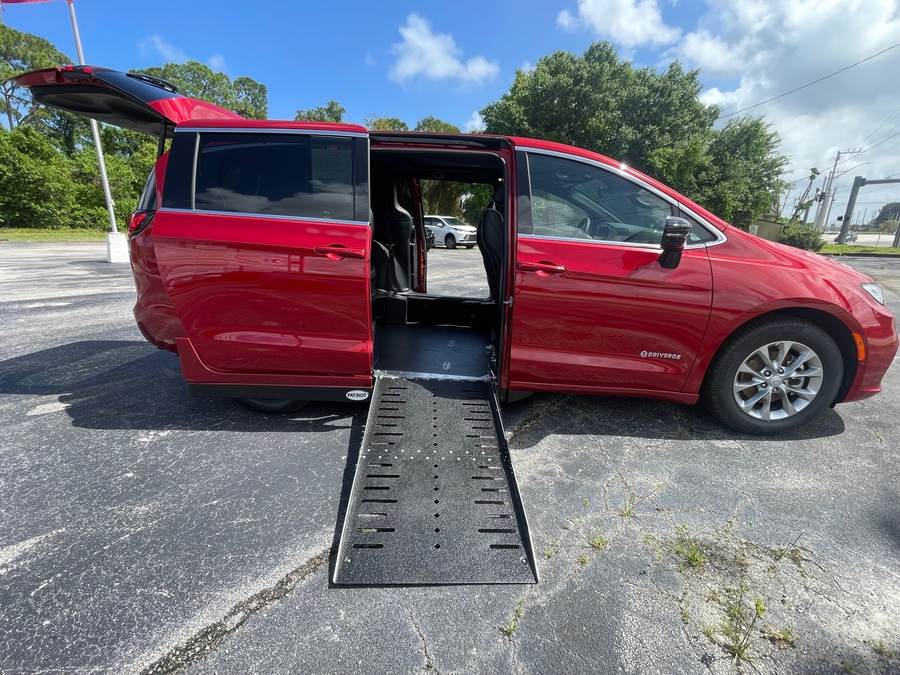 Red Chrysler Pacifica image number 8