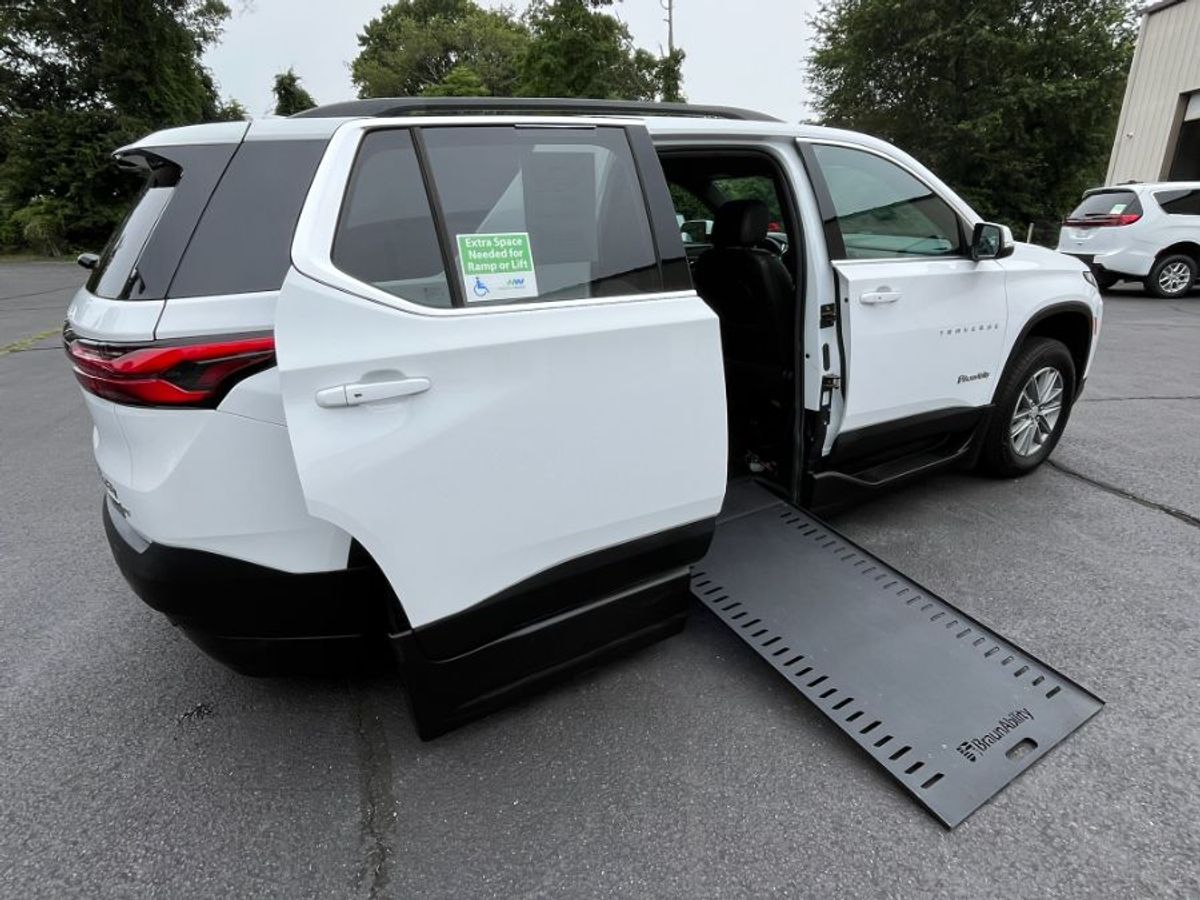 2023 CHEVROLET TRAVERSE - Image 18