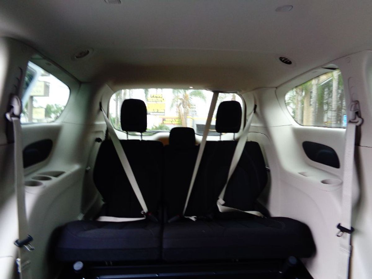 2023 CHRYSLER VOYAGER - Image 14