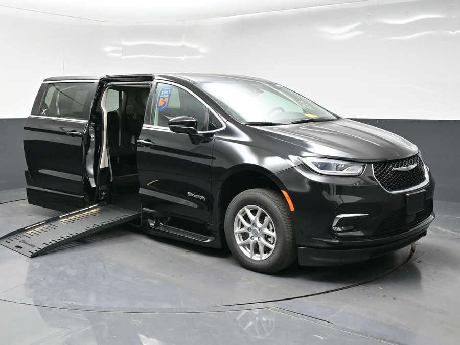 Used 2024 Chrysler Pacifica Touring L - BraunAbility Side Entry Fold Out Automatic Ramp