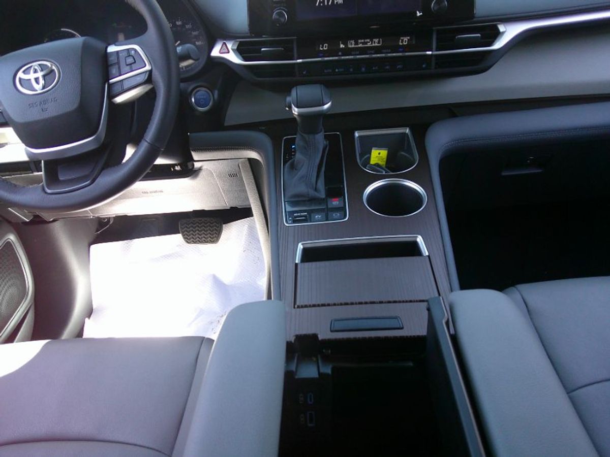 2024 TOYOTA SIENNA - Image 16