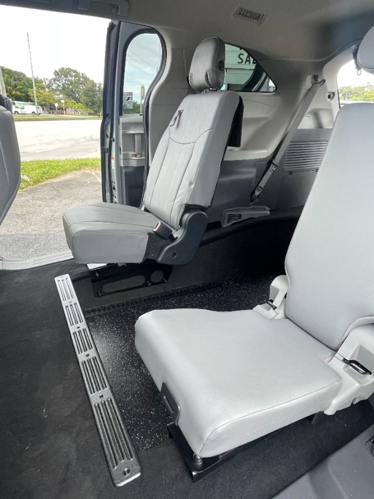 2024 TOYOTA SIENNA - Image 11